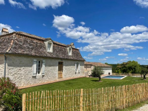 Longère en pierres avec piscine privative chauffée